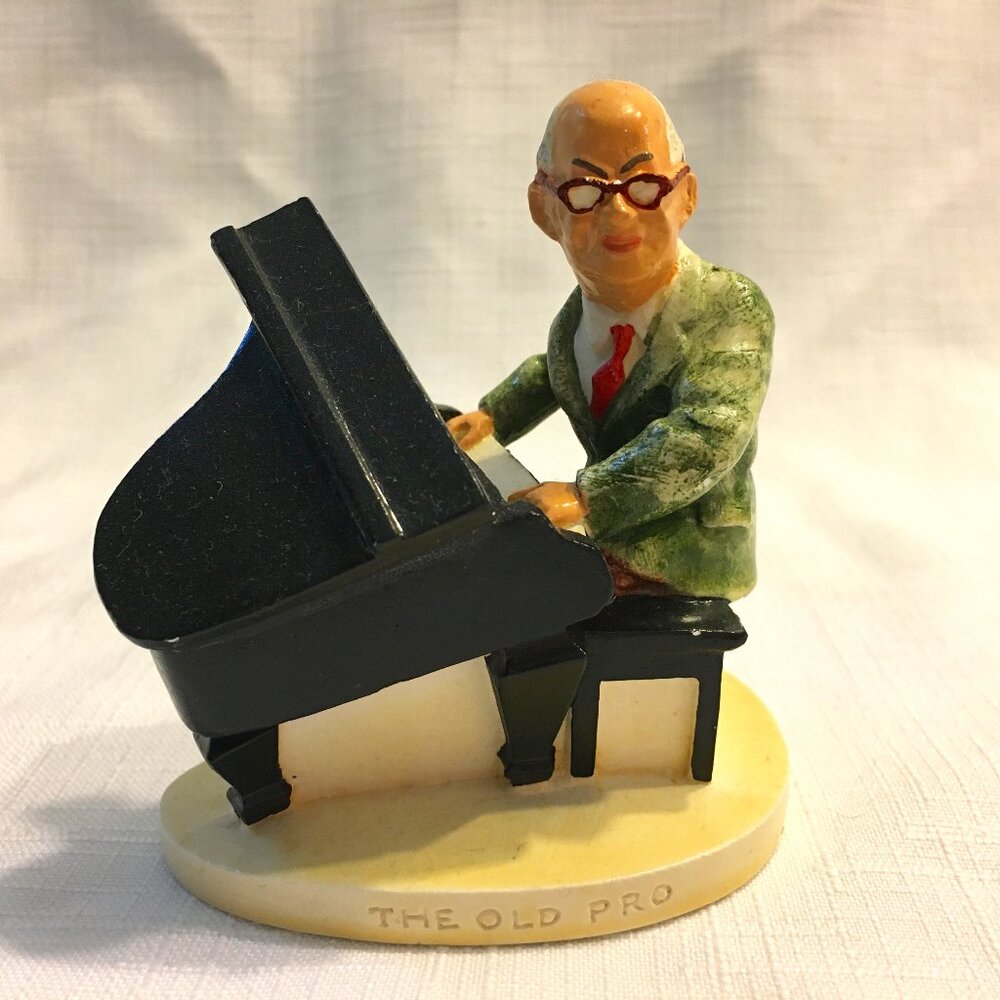 The Old Pro Figurine Sebastian Miniature Hudson, Massachusetts USA